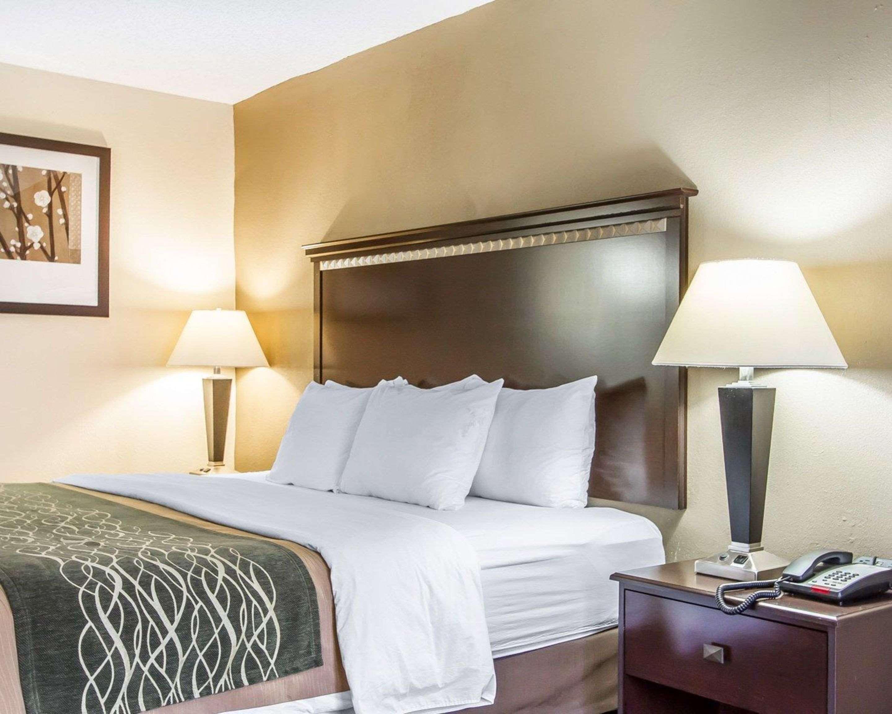 Quality Inn Macomb Near University Area Exterior photo