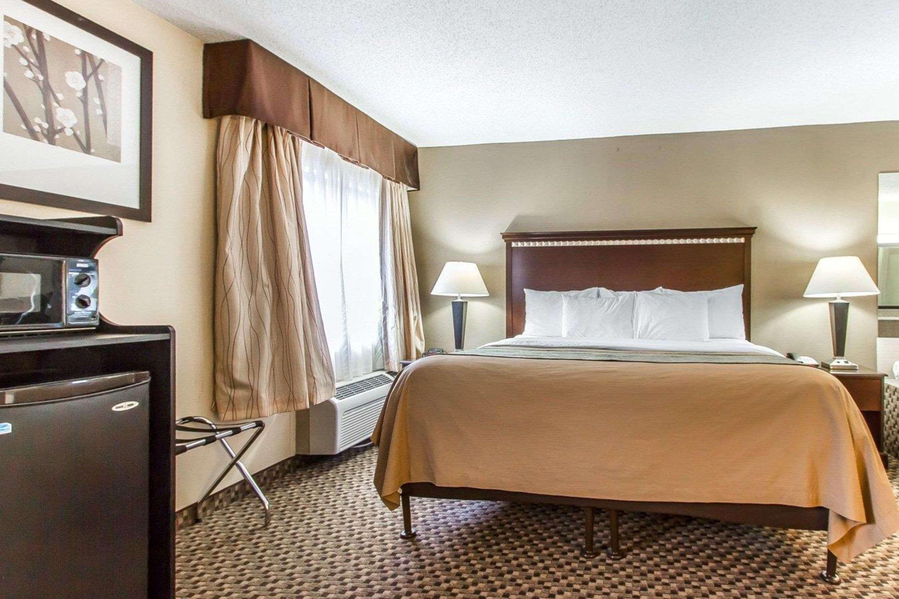 Quality Inn Macomb Near University Area Exterior photo
