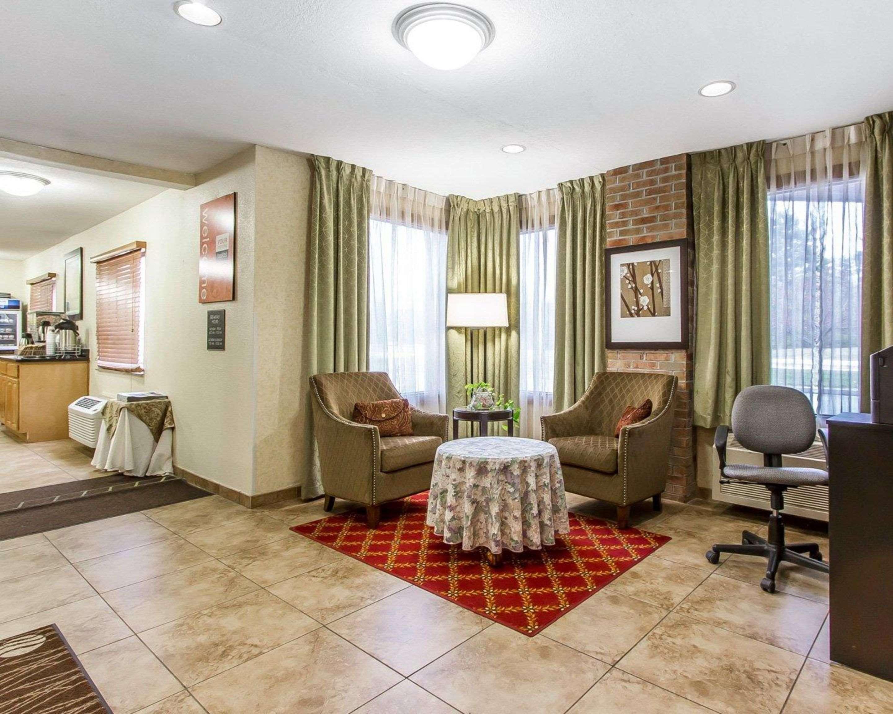 Quality Inn Macomb Near University Area Exterior photo